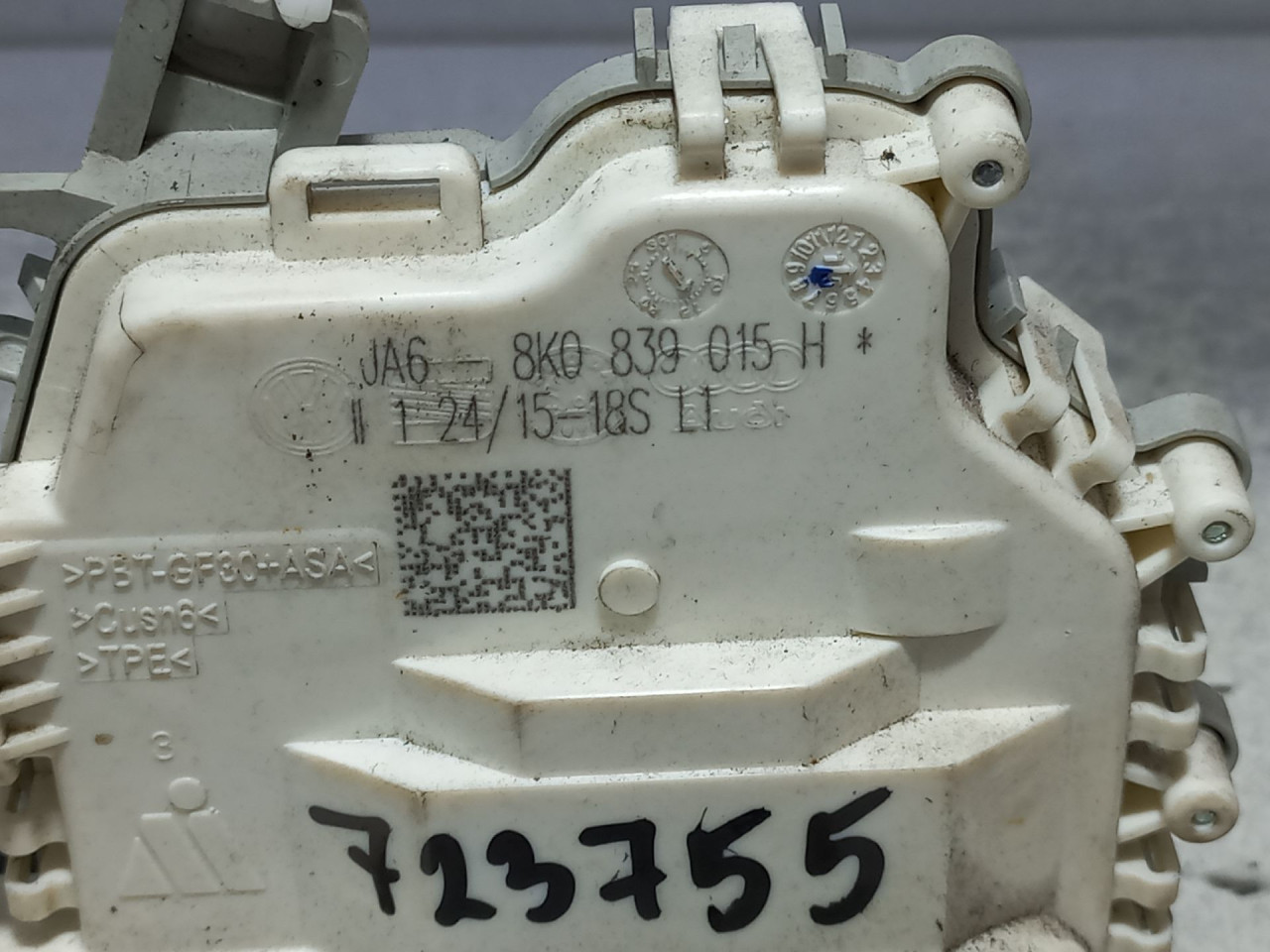 DIJELOVI BRAVA VRATA AUDI Q2 > 16-20 8K0839015H