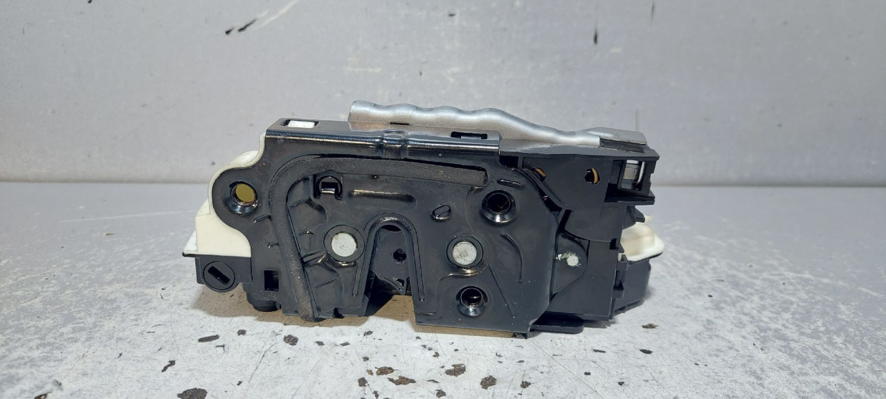 DIJELOVI BRAVA VRATA VW TIGUAN > 07-11 5N0839016D