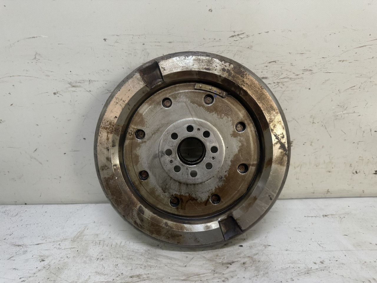 DIJELOVI ZAMAJAC VW PASSAT B8 > 14- 06K105266AC