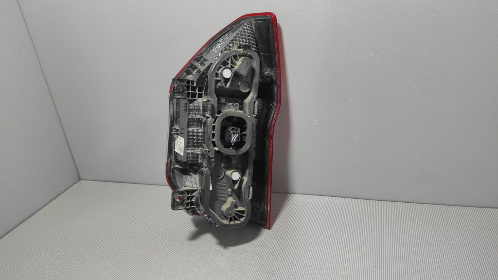 STOP SVJETLO FORD TRANSIT/TOURNEO CONNECT > 14-18 ET76-