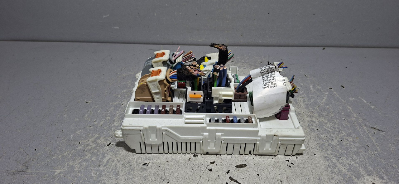 ELEKTRONIKA KUTIJA OSIGURACA OPEL ASTRA L > 22 -  9857038280