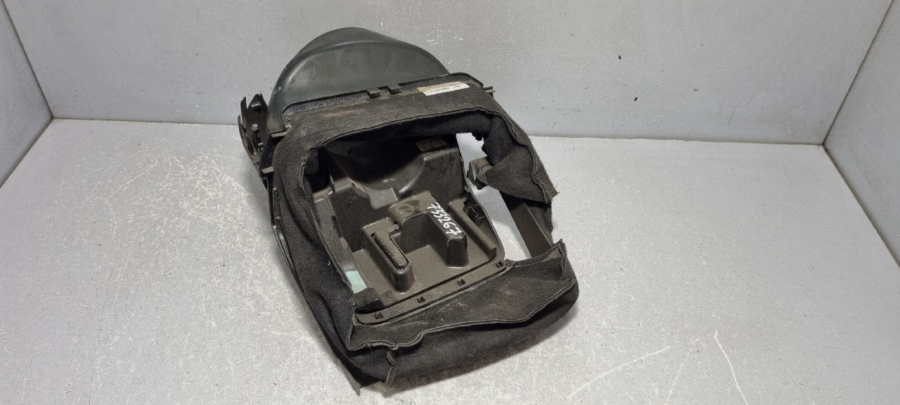 POKLOPAC NA BLATOBRANU VW CADDY > 03-10 1T0075111