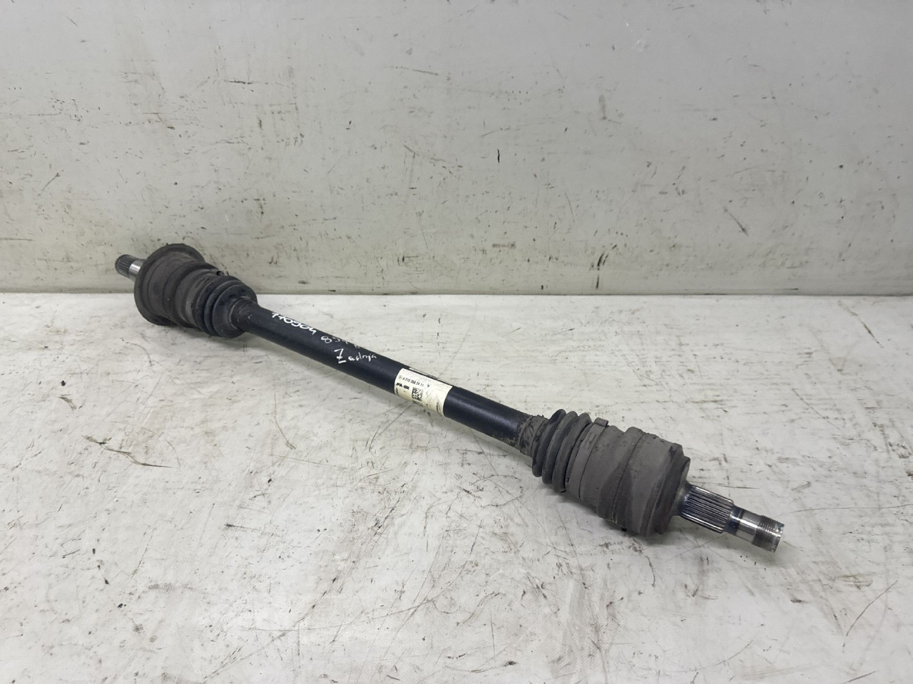 POLUOSOVINA MERCEDES GLC (X253) > 16- A2133502411