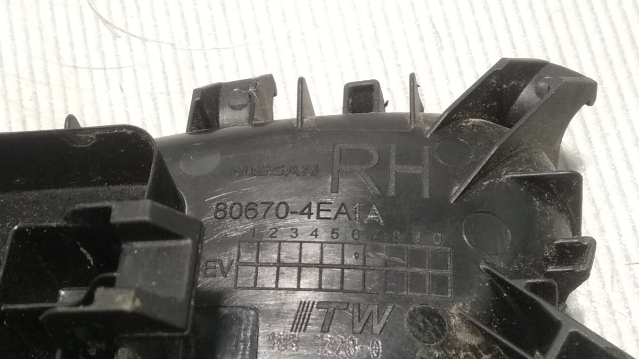UNUTRASNJA RUCKA VRATA NISSAN QASHQAI > 18-21 806704EA1