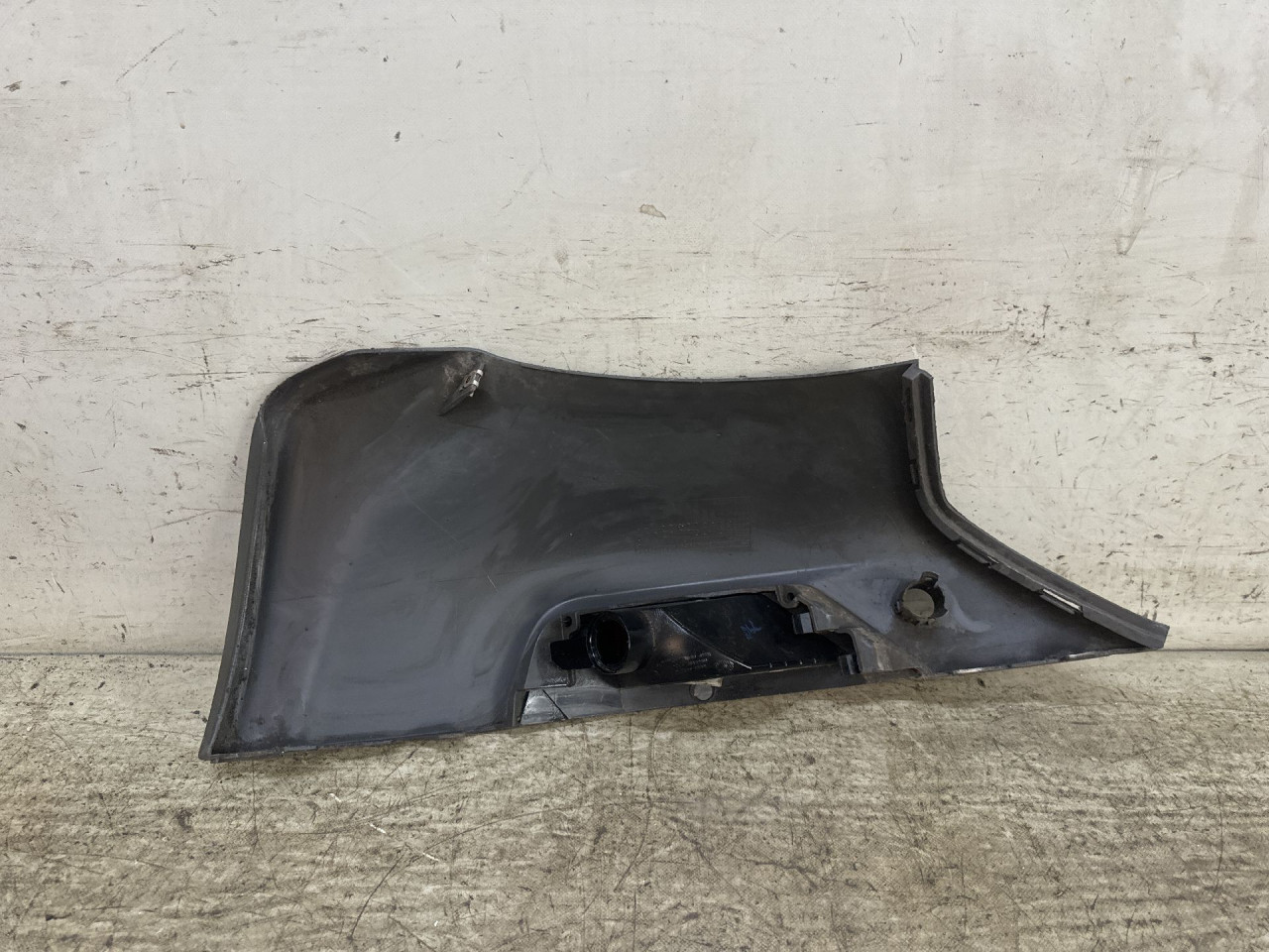 PLASTIKA BRANIKA FORD KUGA > 08-12 8V4117A895A