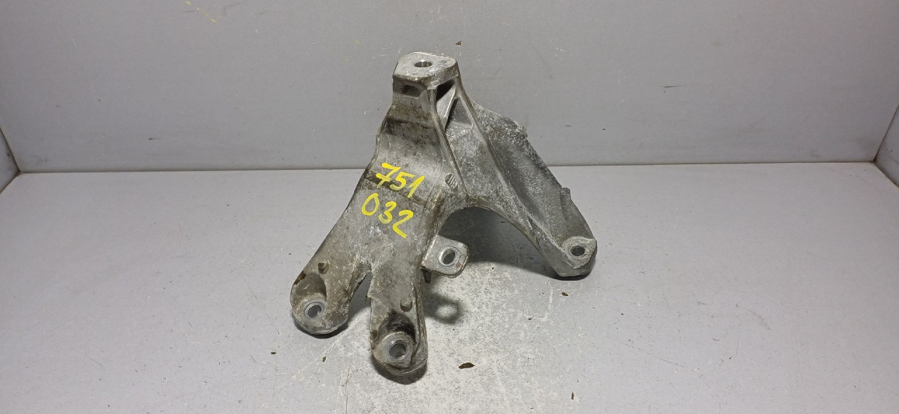 NOSAC MOTORA AUDI A6 4G > 11-14 8K0199308BE