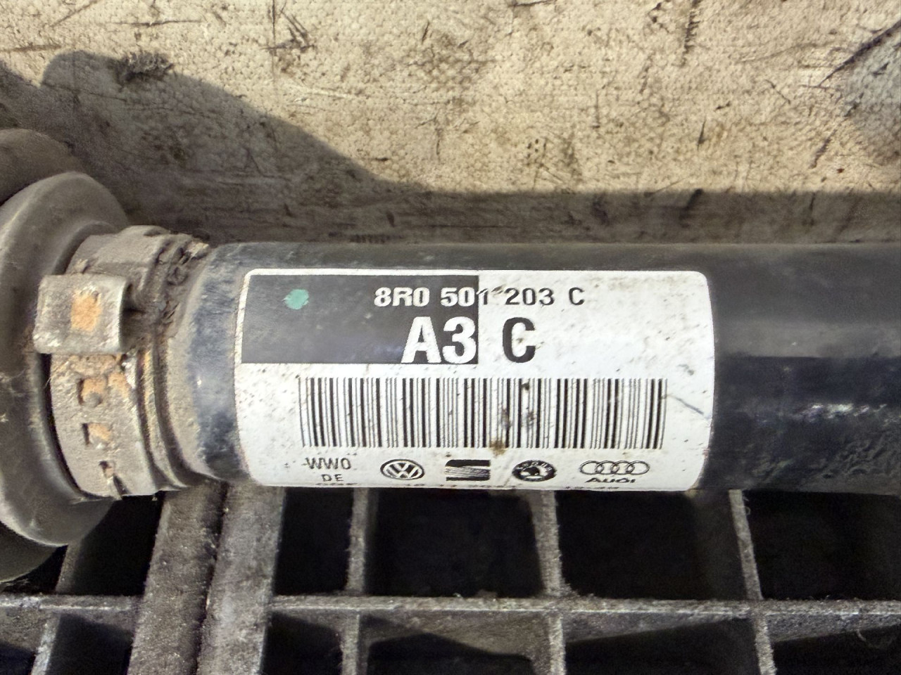 DIJELOVI POLUOSOVINA AUDI Q5 > 12-16 2.0 8R0501203C