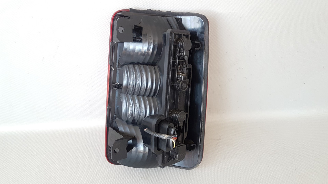 DIJELOVI STOP SVJETLO VW CADDY > 03-10 2K0945111A
