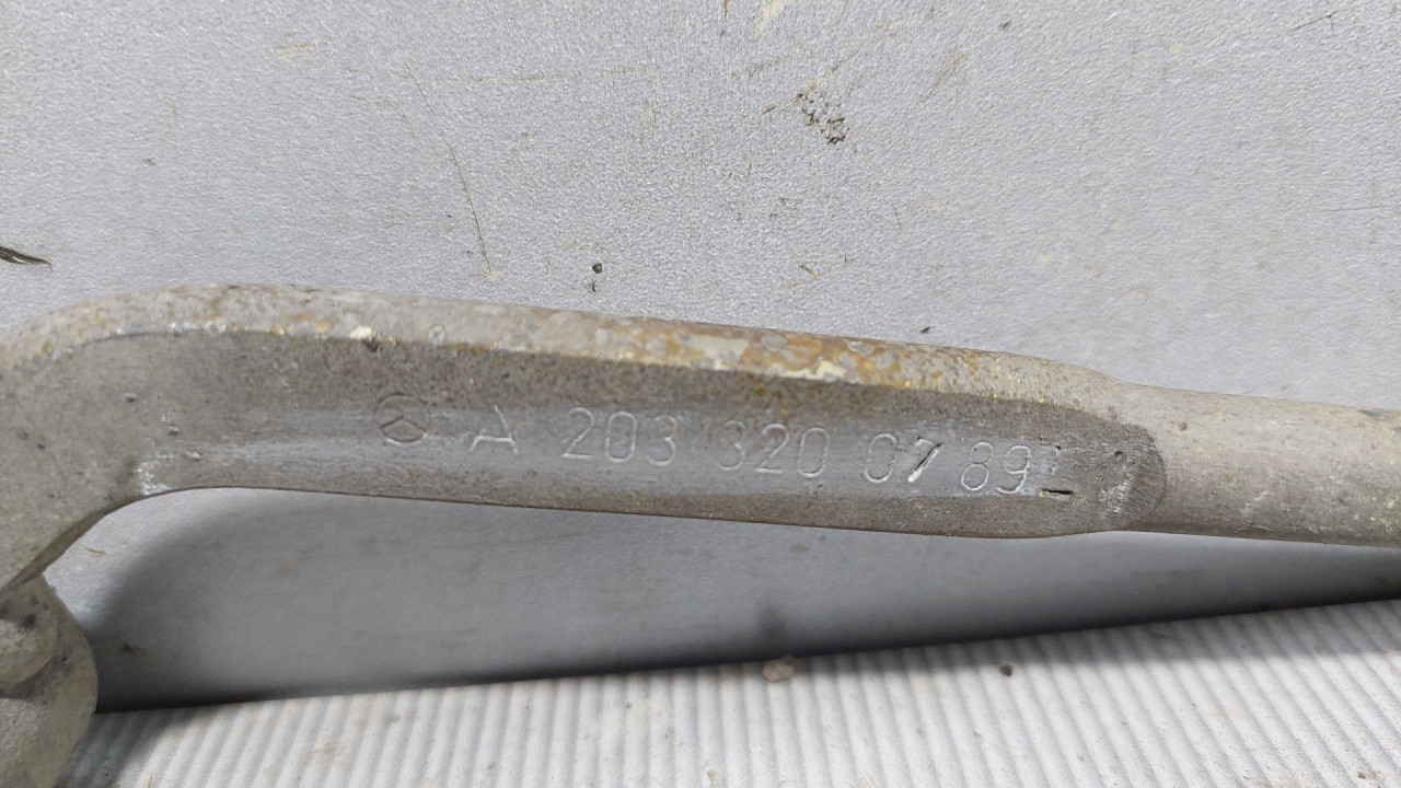 SPONA MERCEDES C KLASA (W203) > 04-07 A2033200789
