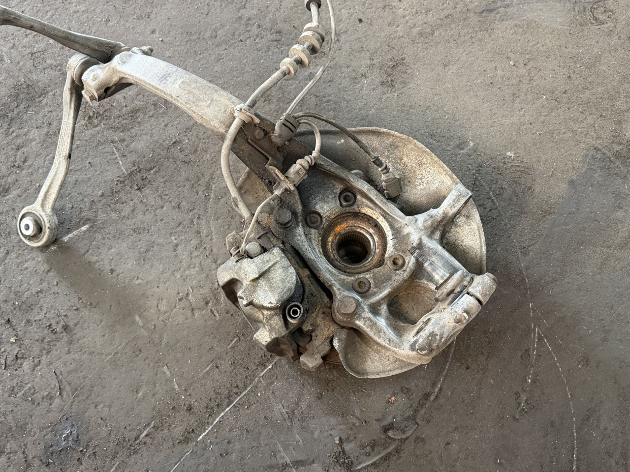 DIJELOVI GLAVCINA AUDI A4 (B8) > 07-11 2.0 8K0407253R