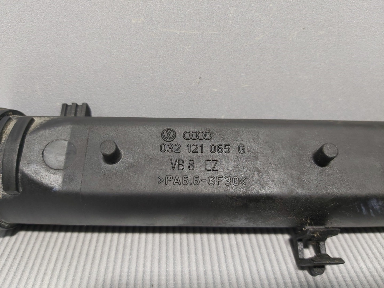 DIJELOVI CRIJEVO VW GOLF 5 > 03-08 032121065G