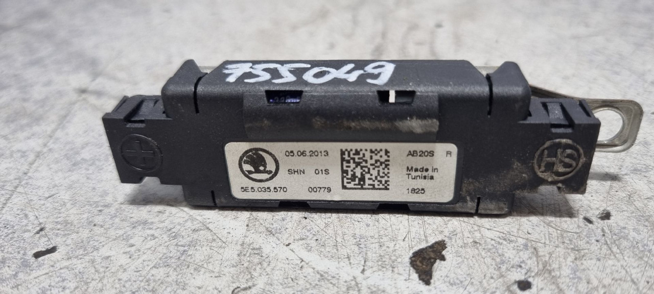 DIJELOVI ANTENA SKODA OCTAVIA > 13-16 5E5035570
