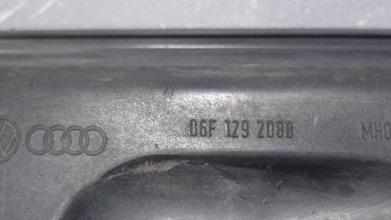 DIJELOVI DEKLO AUDI A3 > 03-08 06F129208B