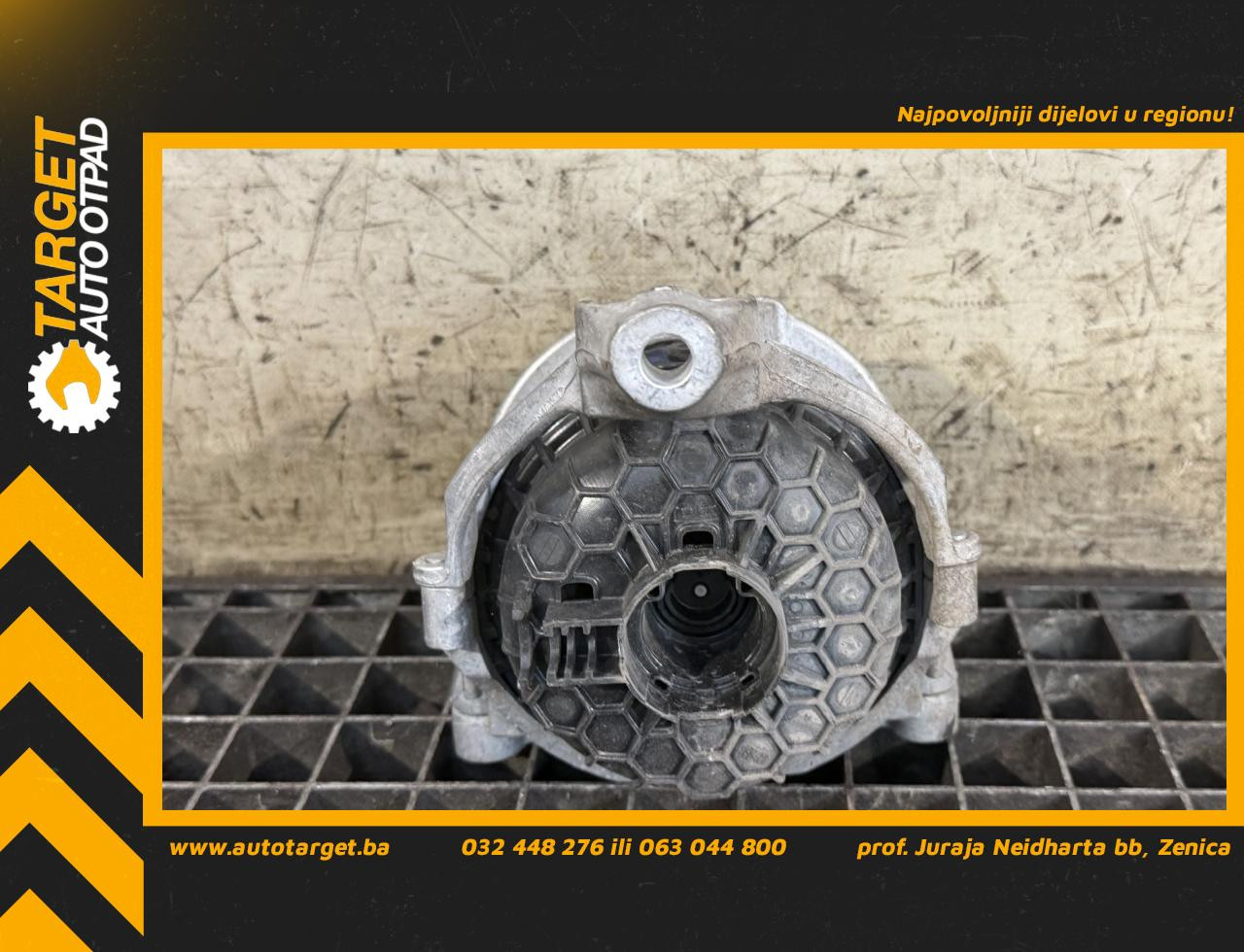 DIJELOVI NOSAC MOTORA AUDI Q5 (FY) > 17 - 20 2.0 4M0199372M