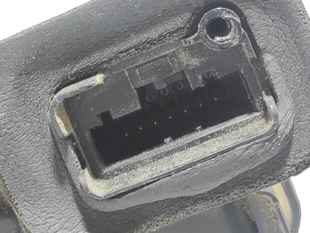 DIJELOVI BRAVA VRATA SKODA FABIA > 14- 6V0839016A