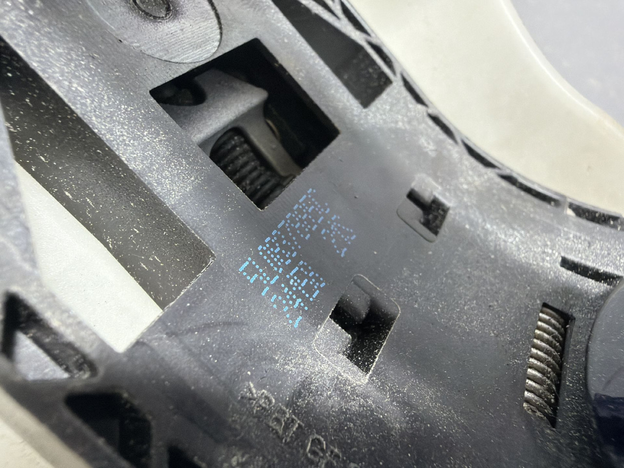 DIJELOVI RUCKA VRATA VW T-CROSS > 18- 1.0 5L0837885C