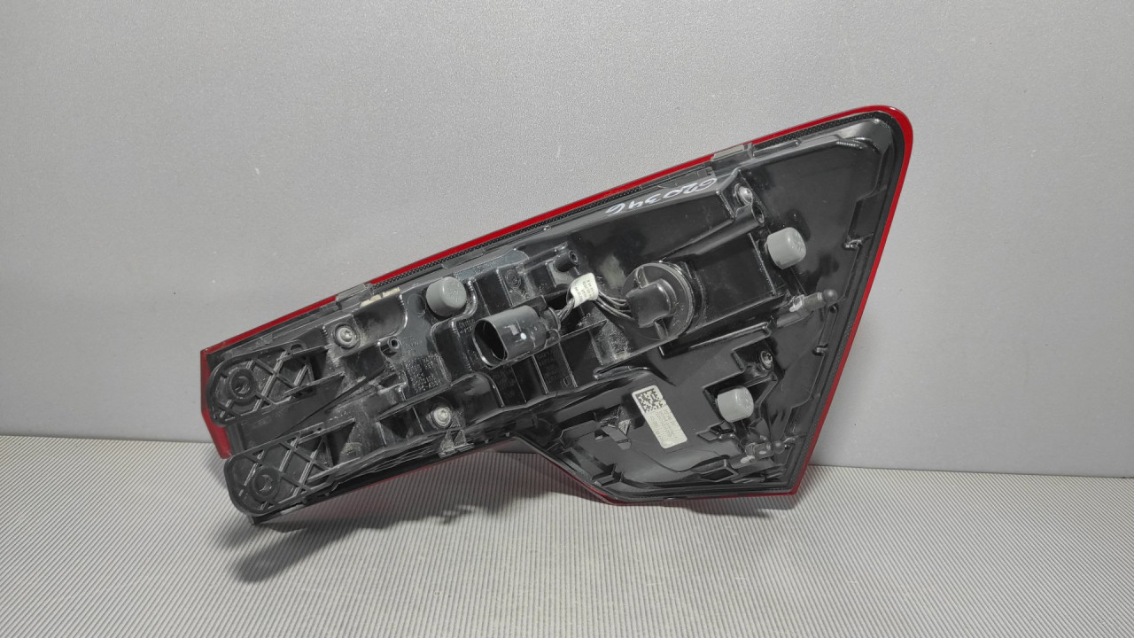 DIJELOVI STOP SVJETLO SKODA SCALA > 21- 657945207
