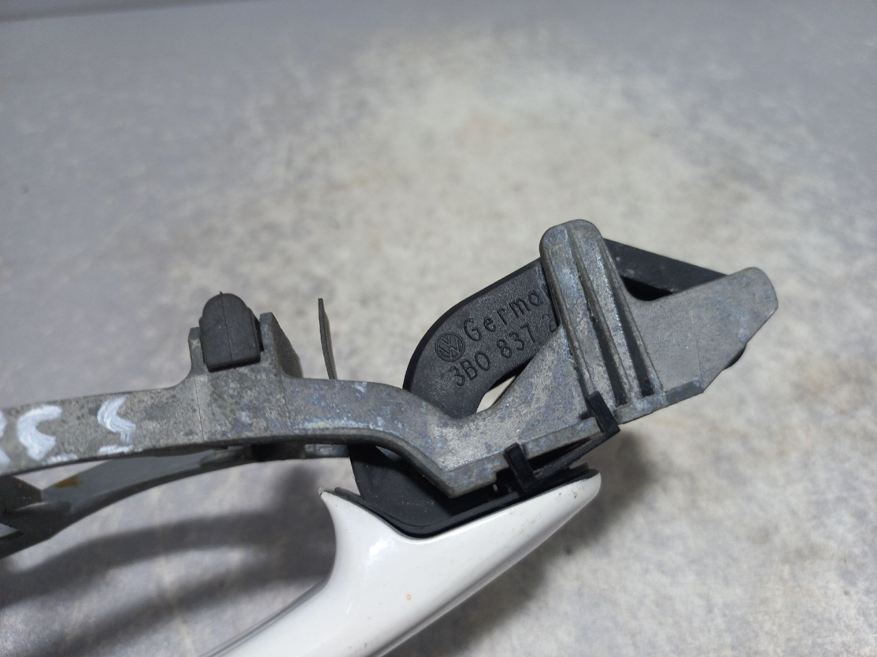 DIJELOVI RUCKA VRATA SKODA FABIA > 07-10 3B08372