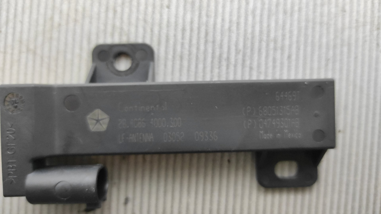 DIJELOVI ANTENA FIAT 500X > 15-18 68051315AB