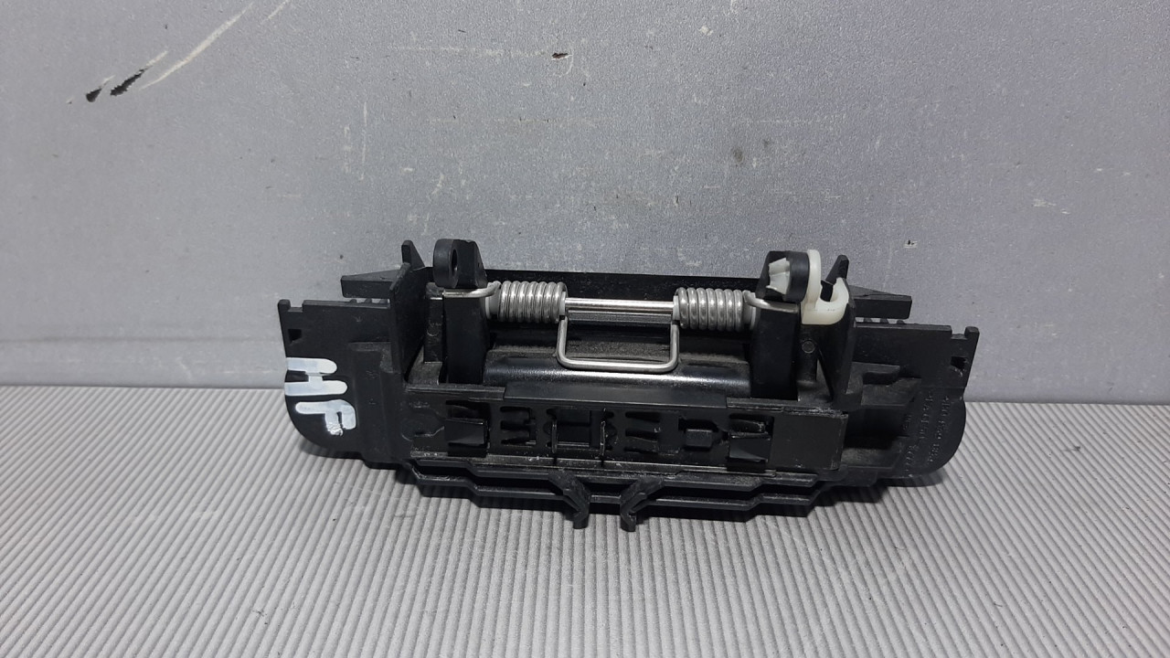 RUCKA VRATA AUDI A4 (B7) > 04-07 4B0839885