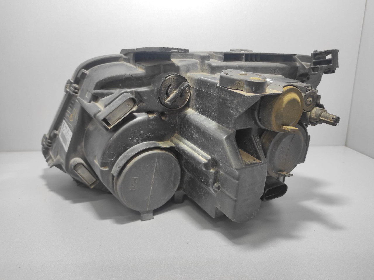 DIJELOVI FAR VW AMAROK > 16-18 2H3941006