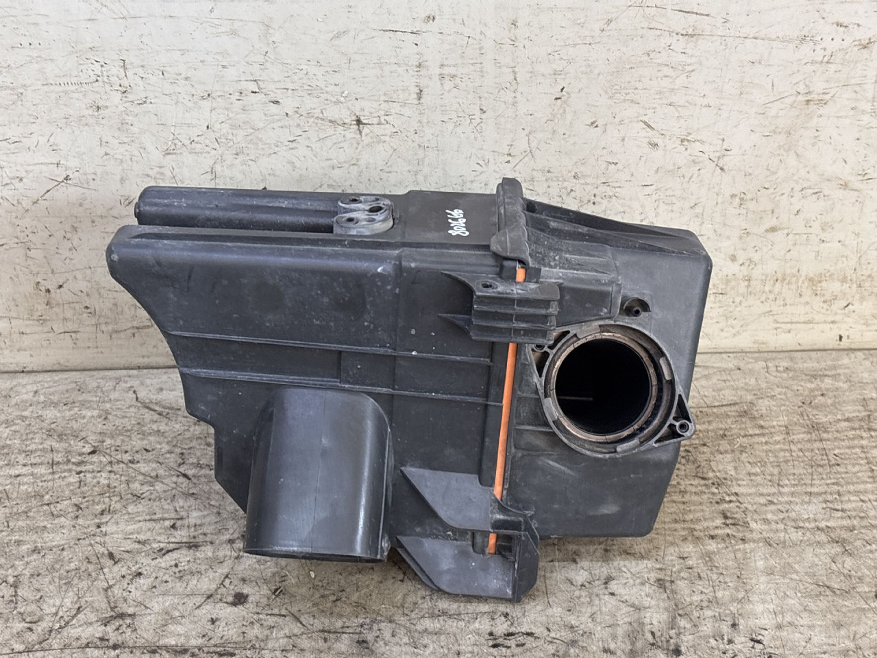KUCISTE FILTERA ZRAKA SKODA ROOMSTER > 06-10 6Q0129601A