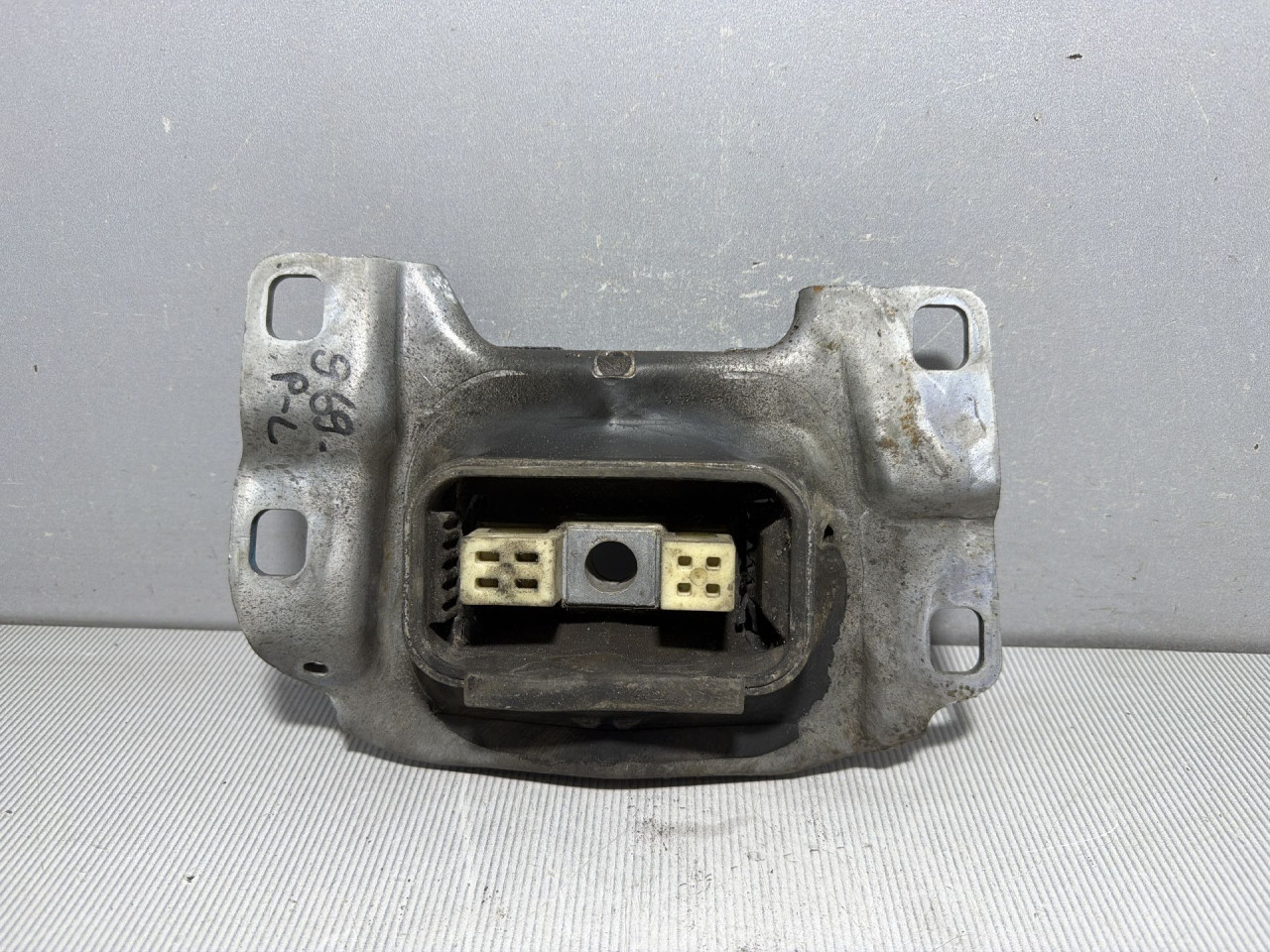 DIJELOVI NOSAC MOTORA FORD FOCUS > 11-14 1.6 V617M121AB