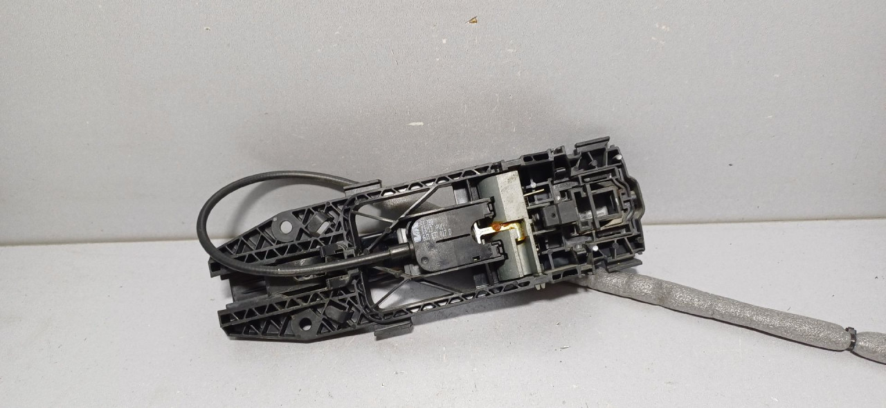 DIJELOVI RUCKA VRATA SEAT IBIZA > 12-15 5N0839885H