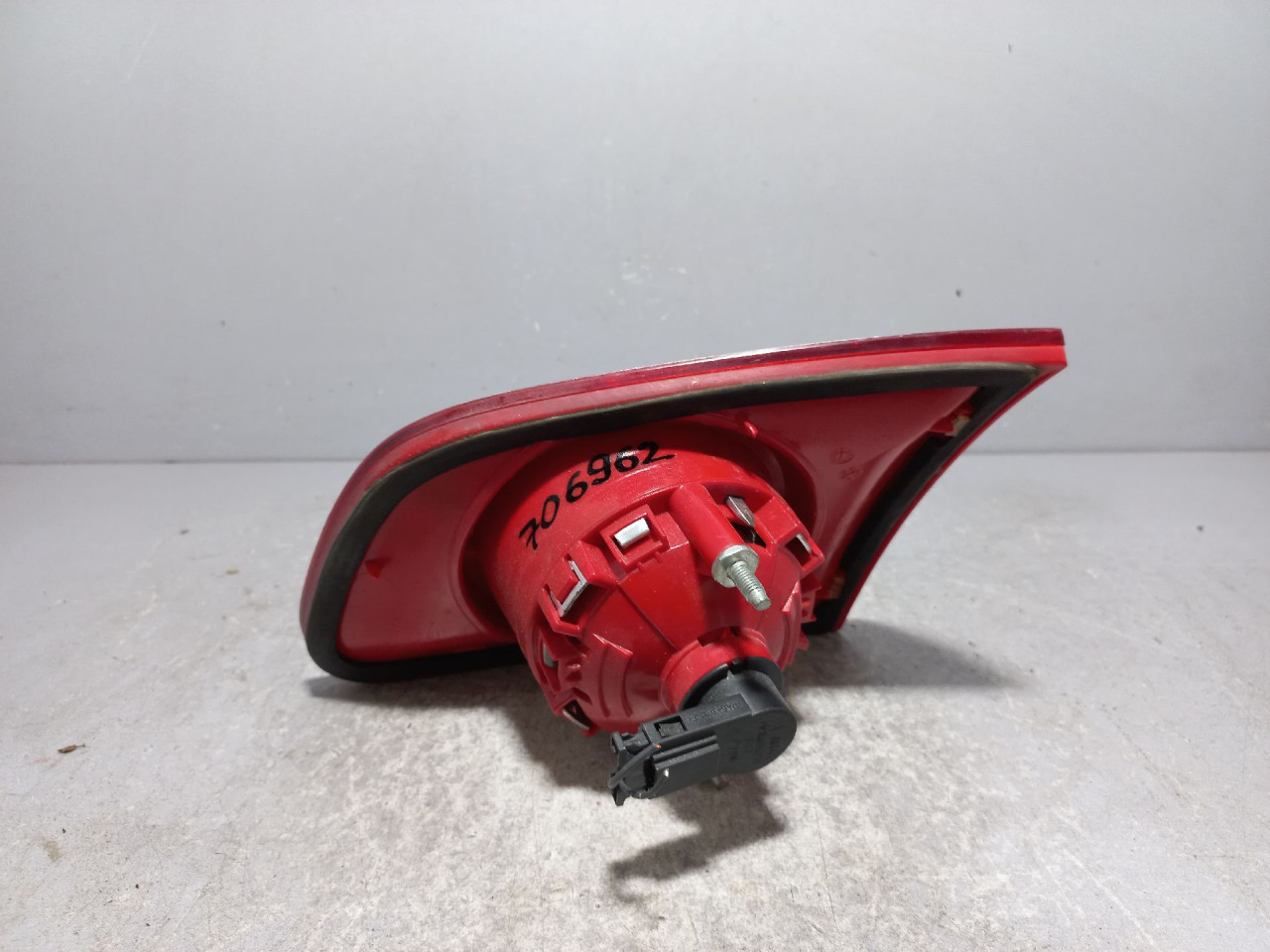 STOP SVJETLO VW PASSAT B6 > 05-10 3C9945093