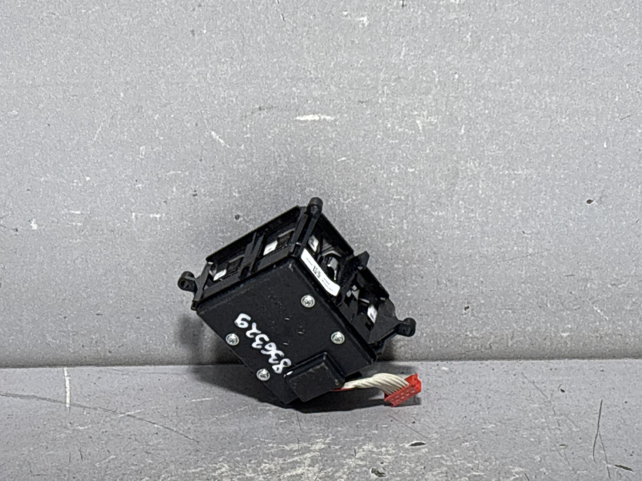 DIJELOVI PREKIDACI MULTIMEDIJE AUDI A6 4G > 11-14