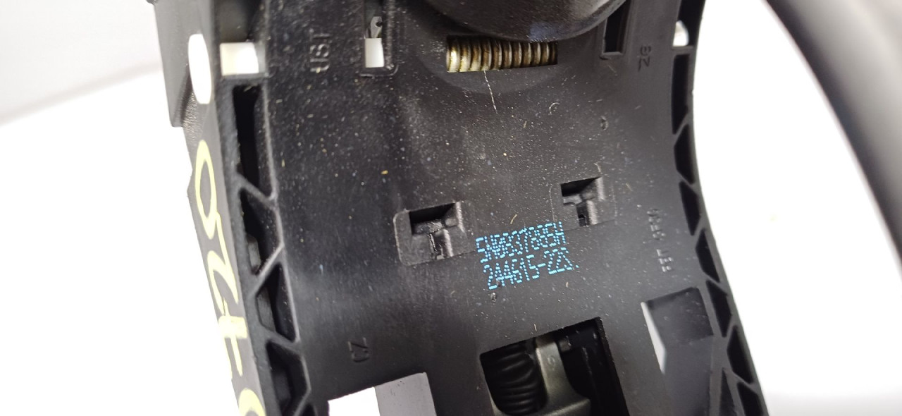 DIJELOVI RUCKA VRATA SEAT LEON > 13-16 5N0837885H