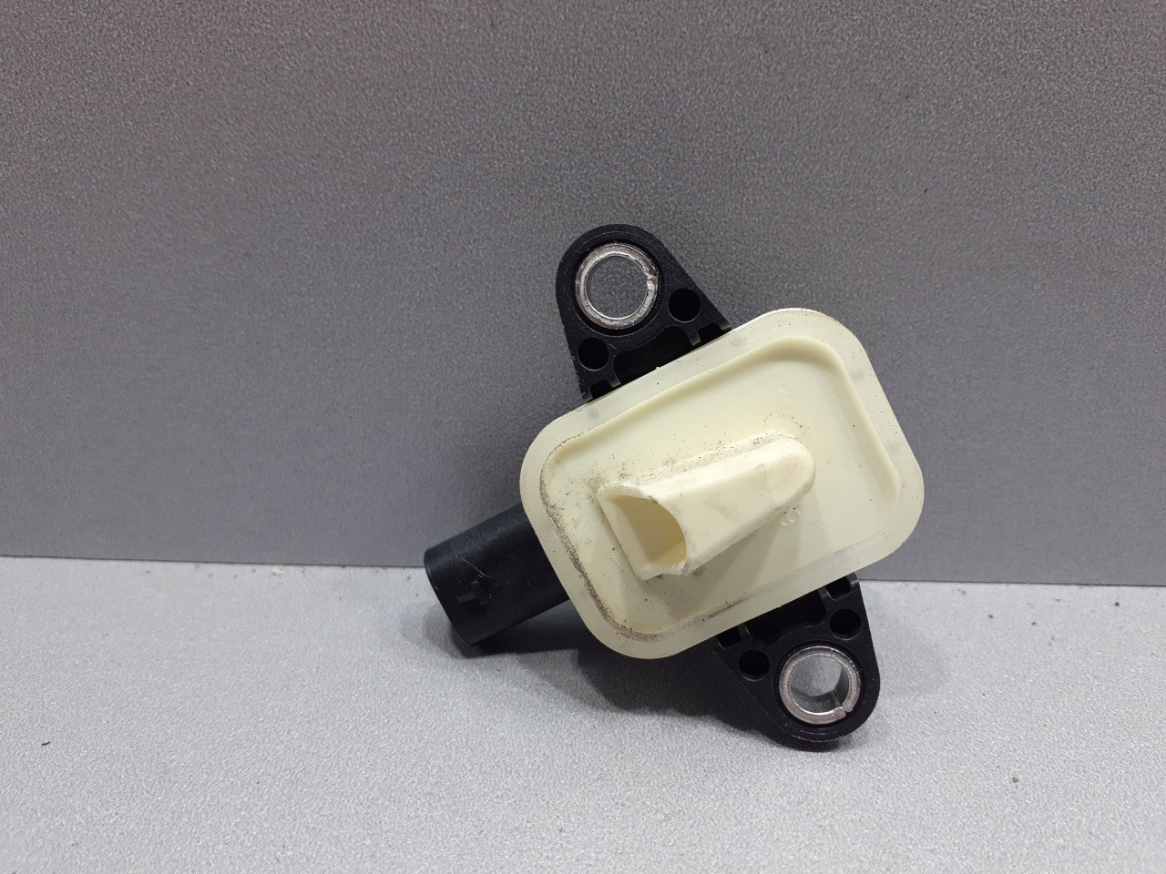 SENZOR AIRBAGA AUDI A6 4G > 11-14 4H0955557