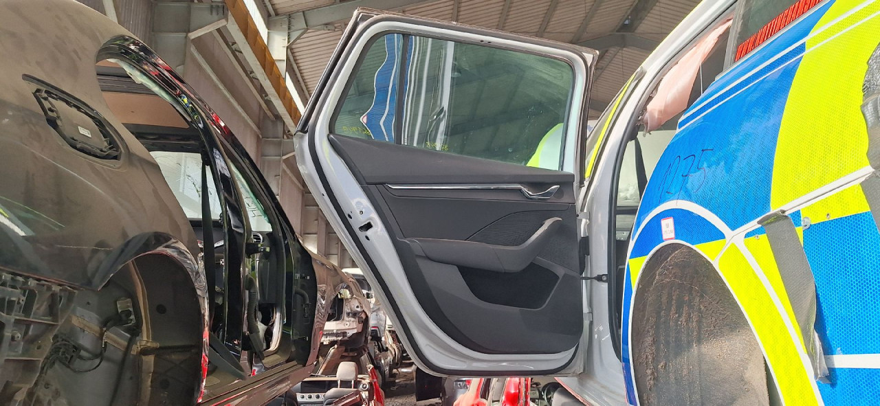 DIJELOVI VRATA SKODA OCTAVIA > 19- 2.0