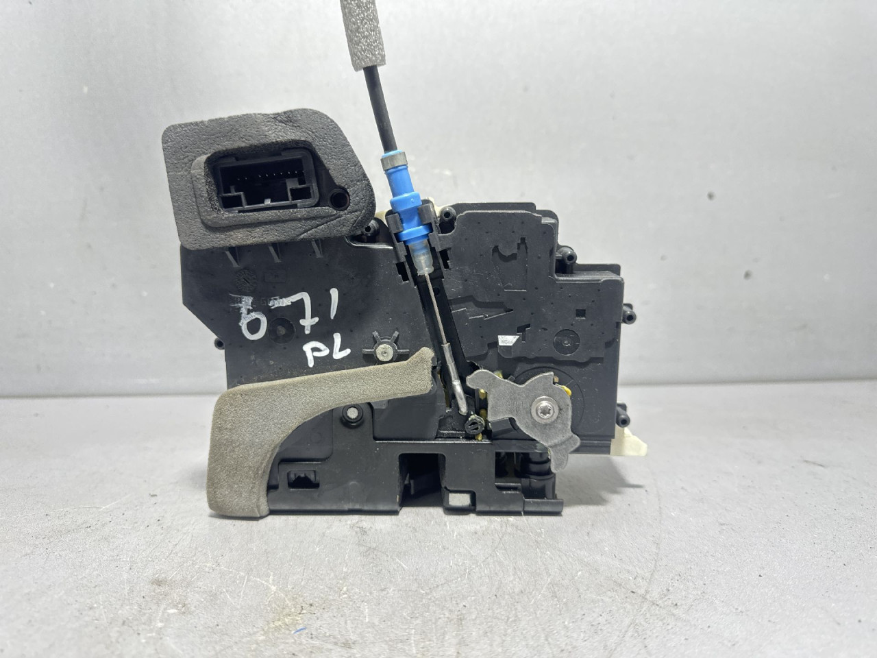 DIJELOVI BRAVA VRATA AUDI A6 4K > 18- 4K2837015H