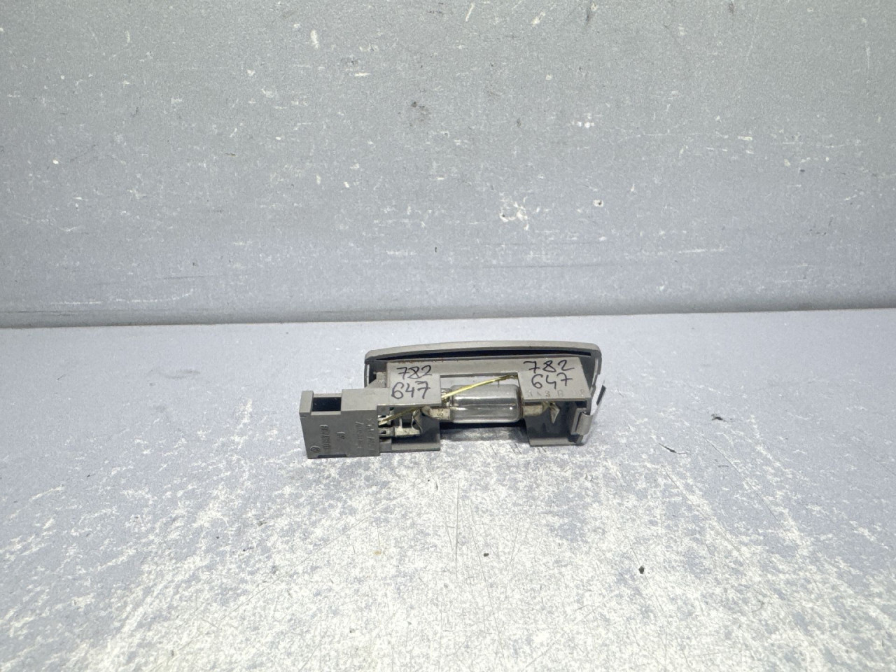 RASVJETA U KABINI SKODA SUPERB > 08-13 1K0947109