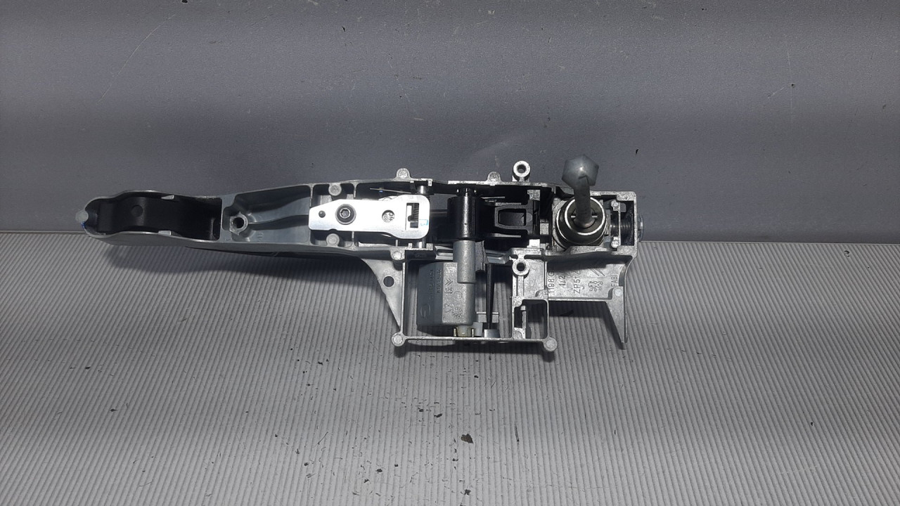 RUCKA VRATA PEUGEOT 208 > 12-15 9680168680