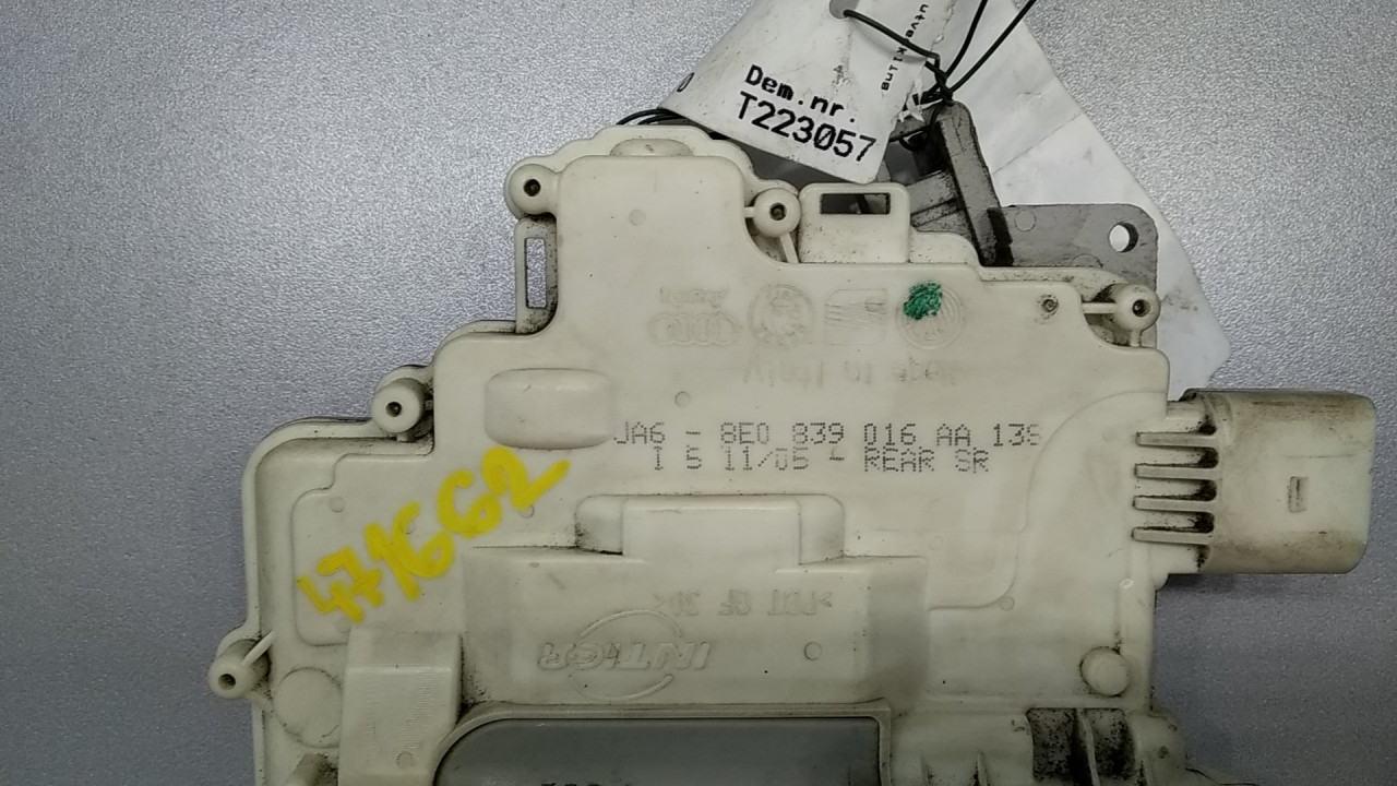 BRAVA VRATA AUDI A4 (B7) > 04-07 8E0839016AA