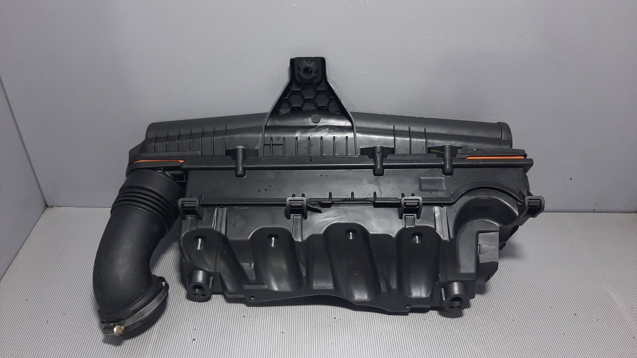 KUCISTE FILTERA ZRAKA PEUGEOT 207 > 09-12 V760954680