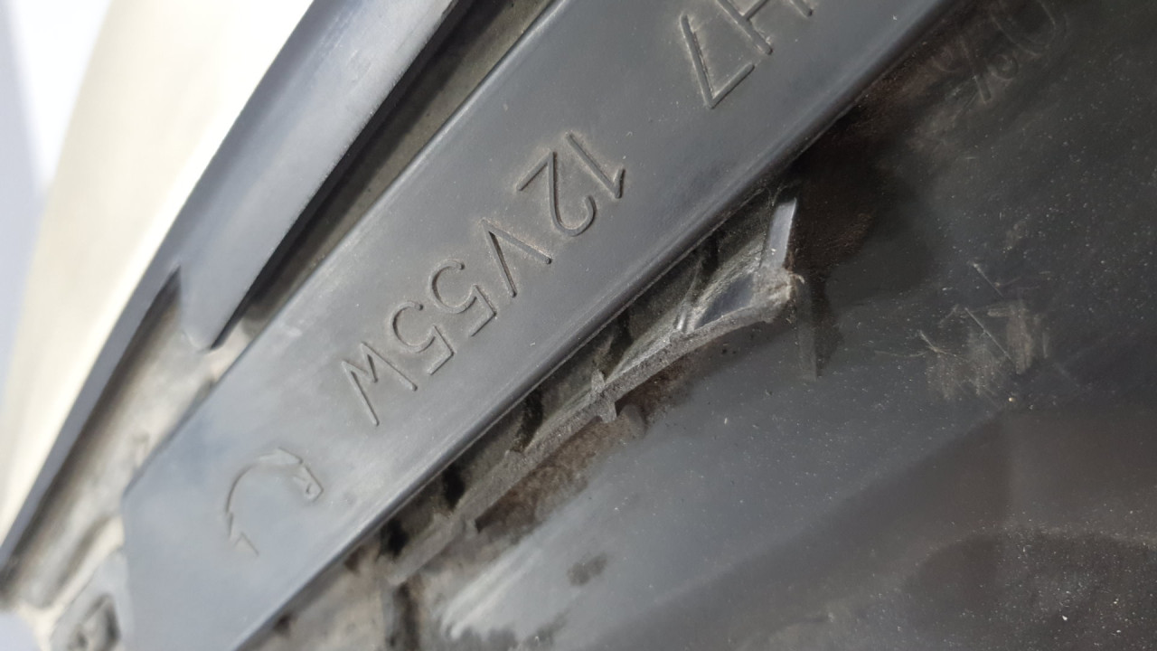 DIJELOVI FAR KIA SORENTO > 02-06 KI810013