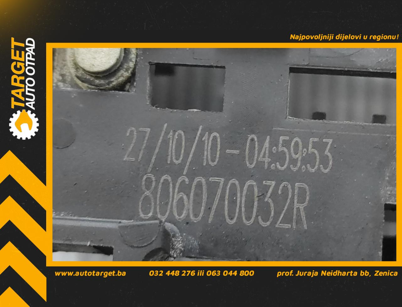 DIJELOVI RUCKA VRATA RENAULT MEGANE > 08-12 806070032R
