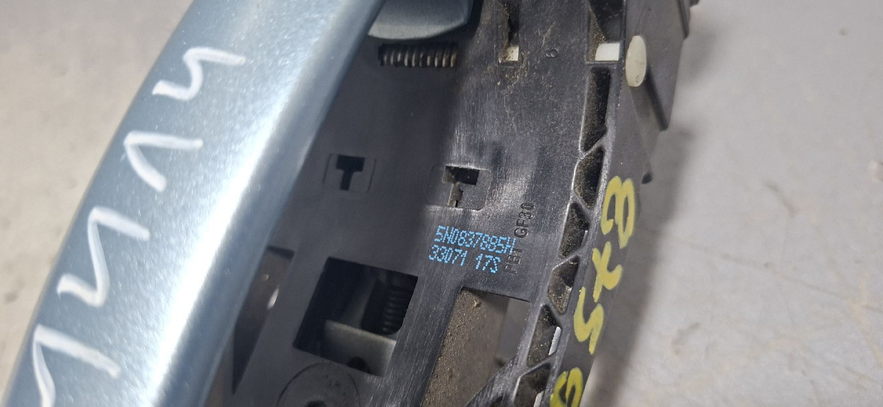 DIJELOVI RUCKA VRATA VW POLO > 09-14 1.2 5N0837885H