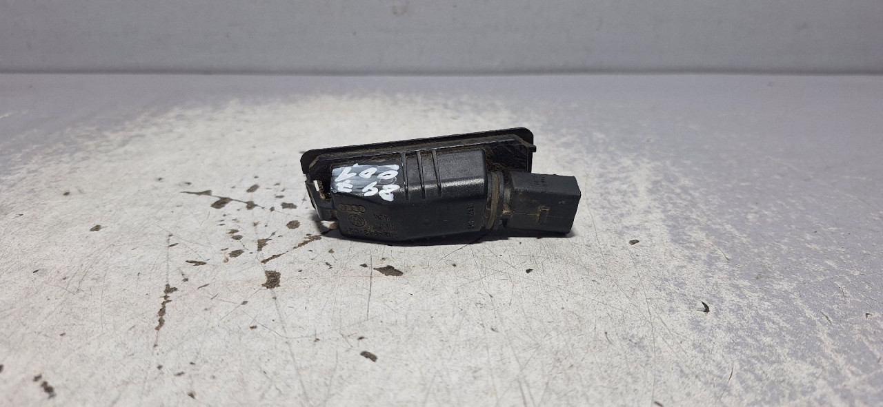 DIJELOVI RASVJETA TABLICA VW GOLF 6 > 08-12 1K8943021