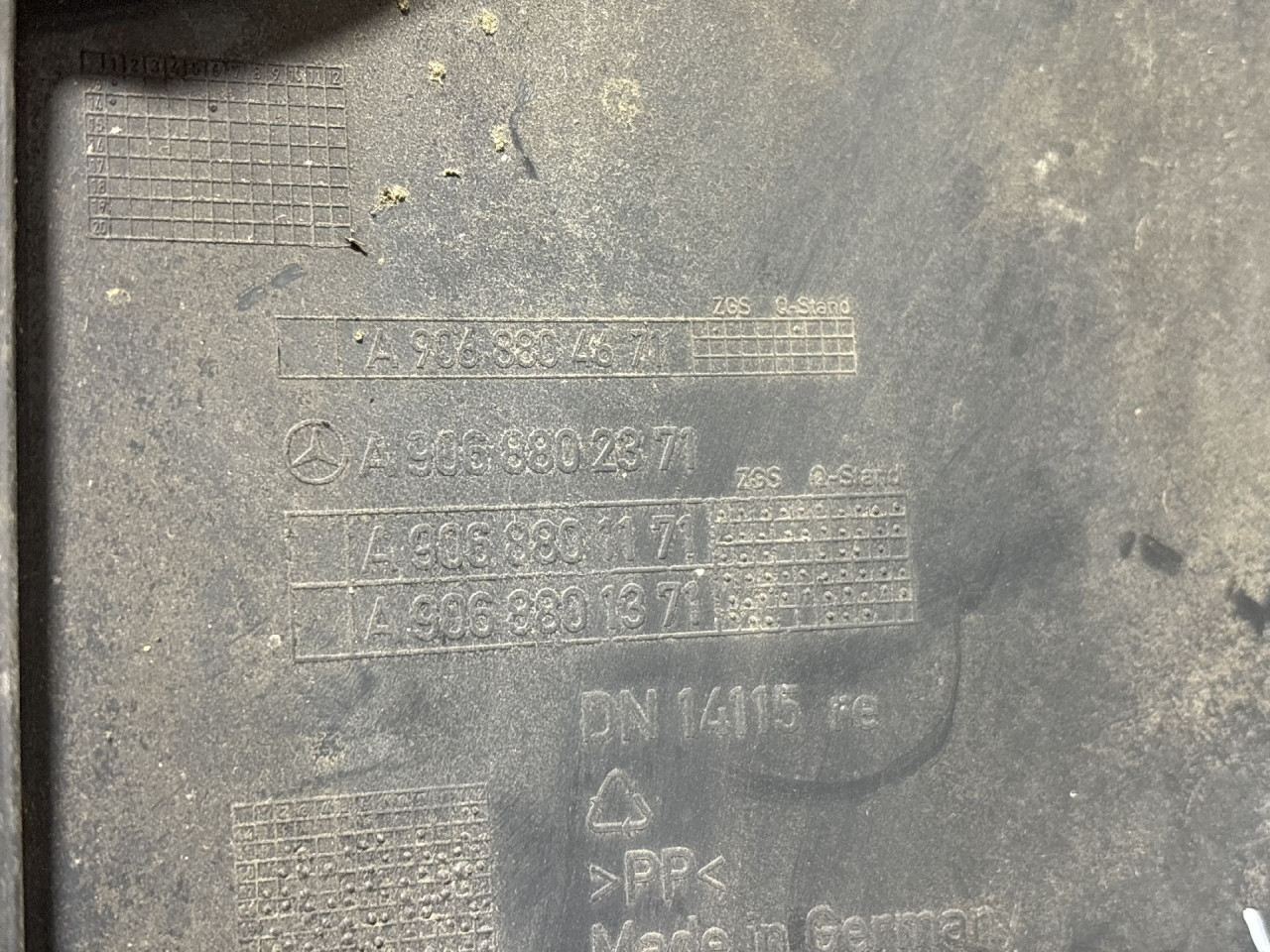 ZADNJI DIO BRANIKA MERCEDES SPRINTER > 13-18 A906880237