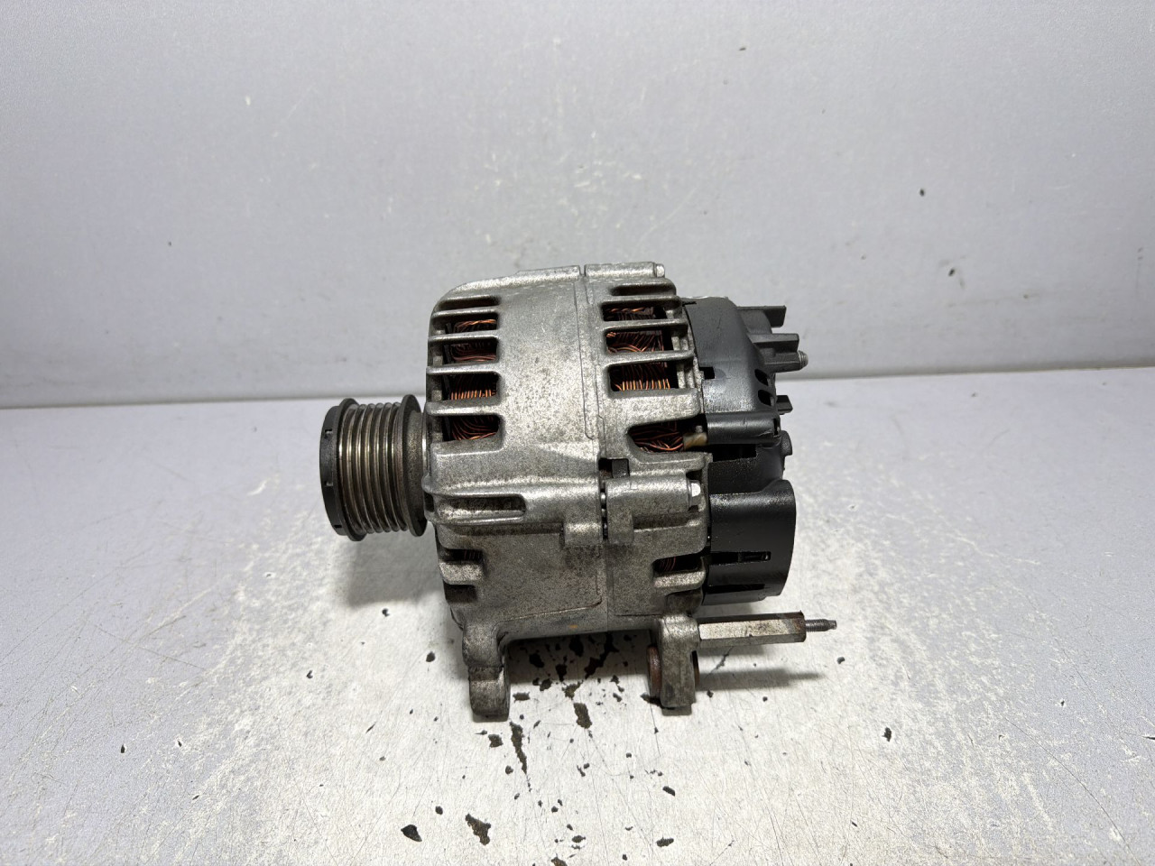 DIJELOVI ALTERNATOR VW PASSAT B7 > 10-14 1.6 03L903023B