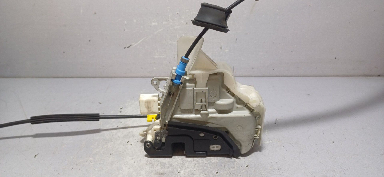 DIJELOVI BRAVA VRATA AUDI Q3 > 11-15 8J2837016C