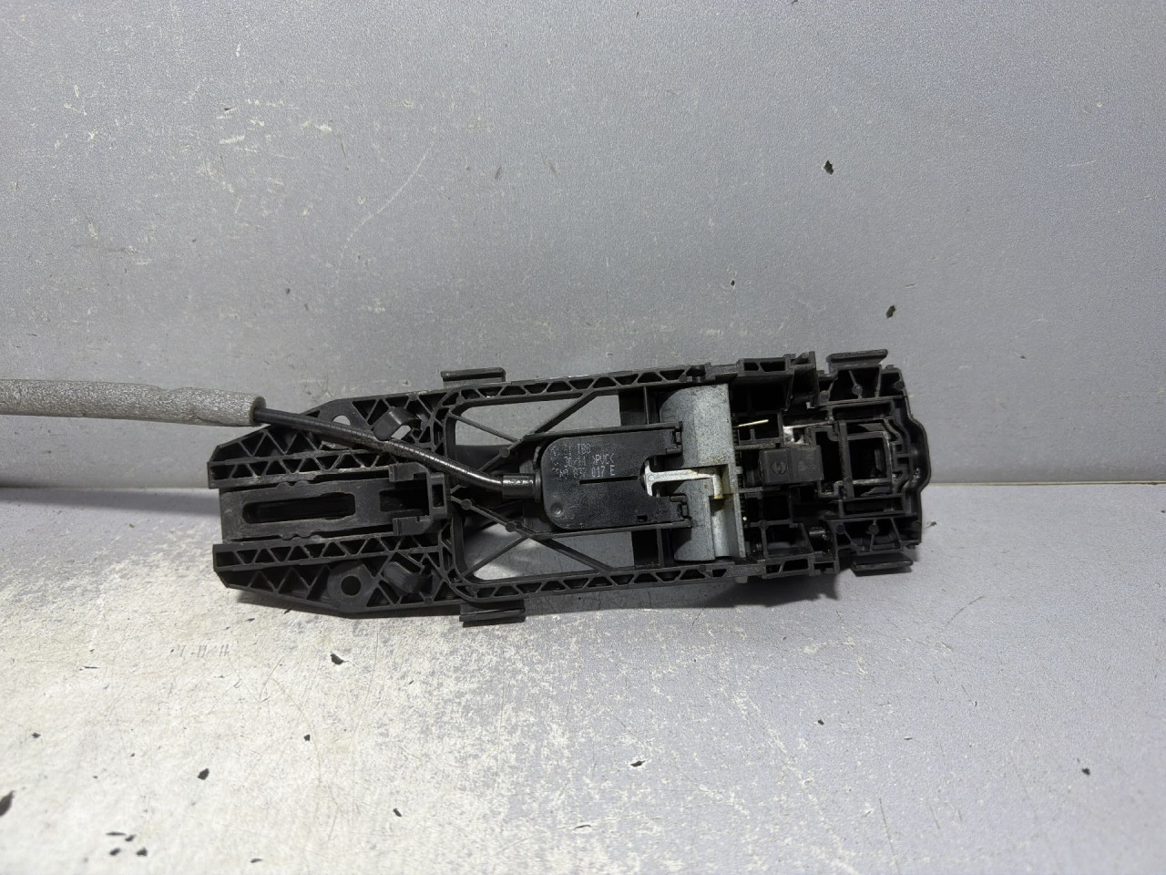 DIJELOVI RUCKA VRATA VW GOLF 7 > 12-16 5N0837017E