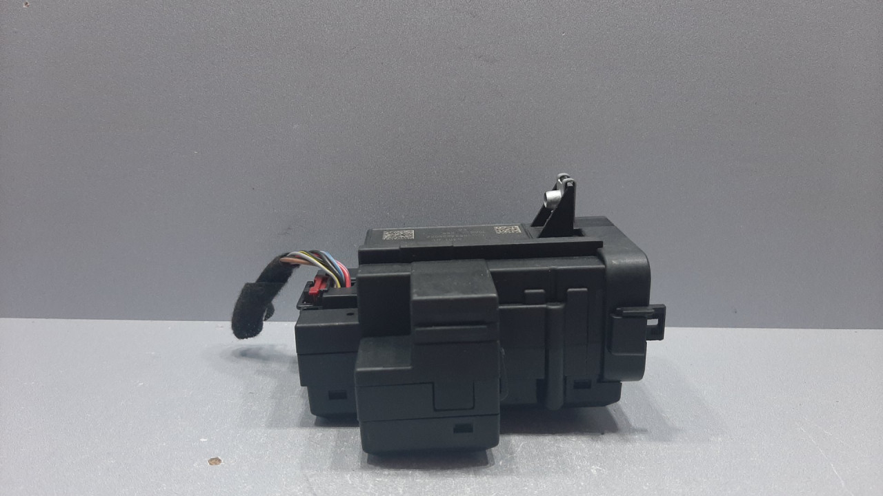 BRAVA PALJENJA AUDI A4 (B8) > 12-15 8K0909131