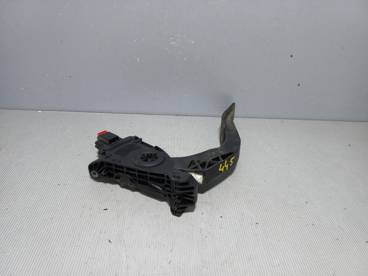 PAPUCICA GASA AUDI A4 (B8) > 12-15 8K1723523A
