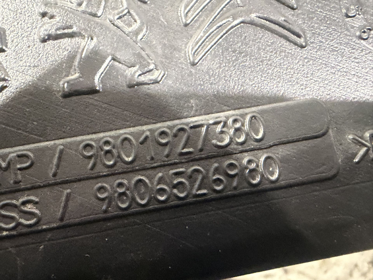 DIJELOVI BOCA VODE BRISACA PEUGEOT 308 > 13-17 2.0 9801927380