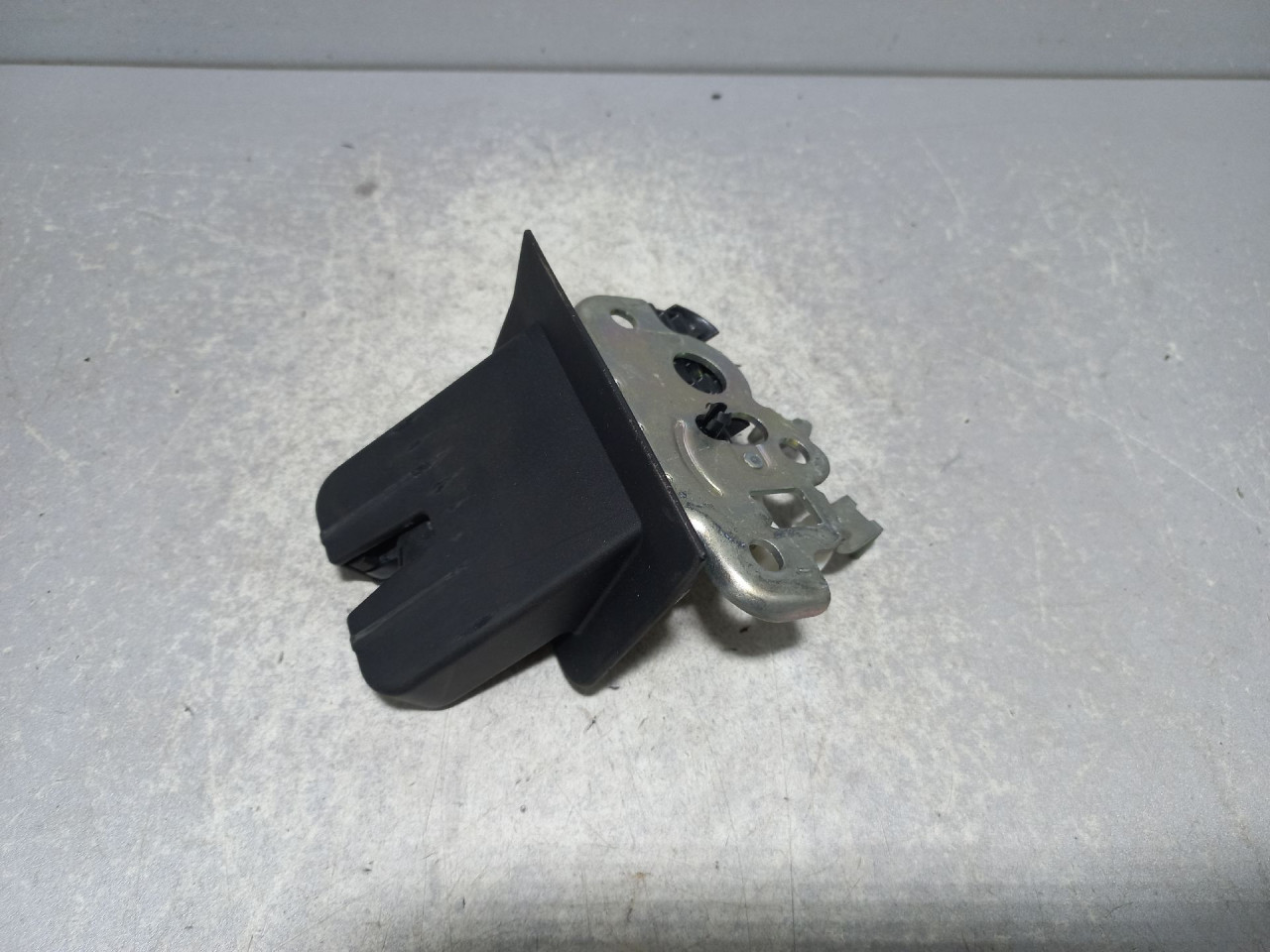 DIJELOVI BRAVA GEPEKA SKODA FABIA > 14- 8R0827505